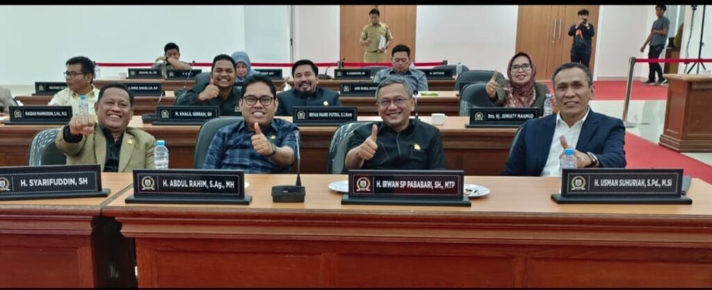 Rapat Paripurna Pembentukan AKD DPRD Sulbar