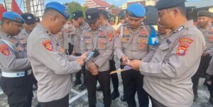 Penegakan Disiplin Internal, Propam Polresta Mamuju Lakukan Pengecekan Handphone Personel