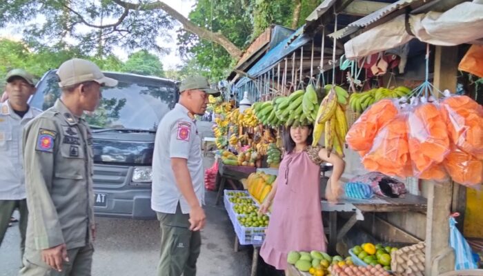 Satpol PP Sulbar Tertibkan Pedagang di Jalan Padat Lalu Lintas