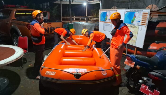BPBD Sulbar Siagakan TRC dan Perahu Karet Hadapi Banjir di Kota Mamuju