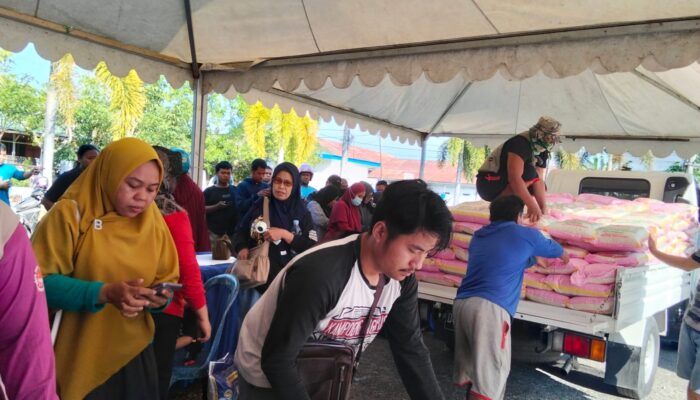 Antisipasi lonjakan harga pangan, Distapang Sulbar Gelar pasar murah