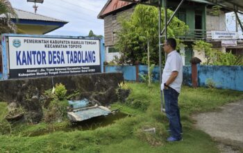 Kadis KominfoSS Inspeksi Bantuan Internet SULBAR Digital di Desa Tabolang