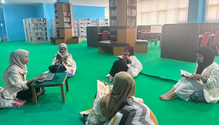 Perpustakaan Sulbar Hadirkan Fasilitas Lesehan untuk Kenyamanan Pengunjung di Bulan Ramadhan