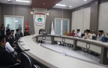 Gubernur SDK Lepas PPIH, Ajak Jamaah dan Petugas Doakan Kemajuan Daerah dan Bangsa