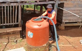 Hadapi Musim Kemarau, BPBD Sulbar Suplai 5.000 Liter Air ke Tanetepao