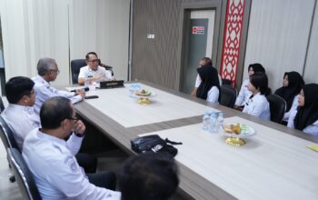 Sekda Sulbar Minta Lulusan IPDN Tak Pilih Lokasi Penempatan