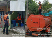 Bantu Warga Terdampak Kemarau, BPBD Sulbar Salurkan 7.000 Liter Air Bersih di Mamuju