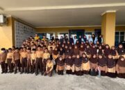 Perkuat Literasi Sejak Dini, Puluhan Siswa MIN 1 Mamuju Belajar di Perpusip Sulbar