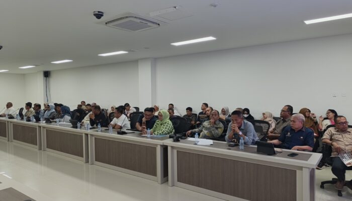Bahas Ranperda APBD 2027, Banggar DPRD Sulbar Minta Target PAD Realistis dan Tidak Bebani Warga