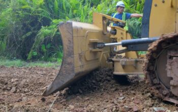 Percepat Konektivitas, Gubernur Suhardi Duka Genjot Perbaikan Jalan Provinsi di 2026