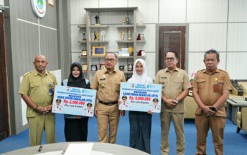 Tekan Anak Tidak Sekolah, Pemprov Sulbar Salurkan Beasiswa dan Luncurkan Literasi Digital